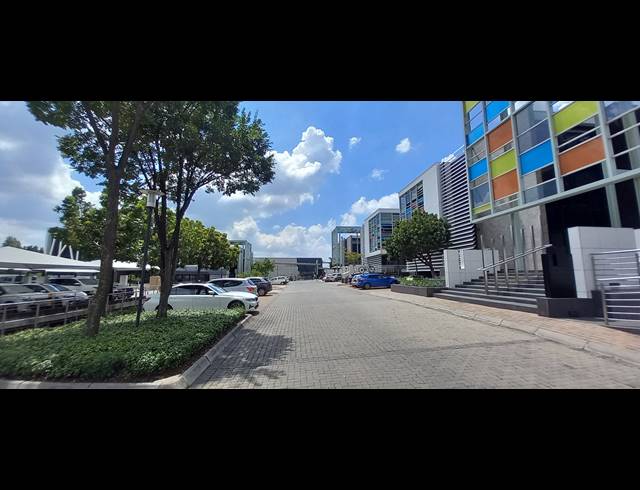 412M² OFFICE TO LET IN BRYANSTON